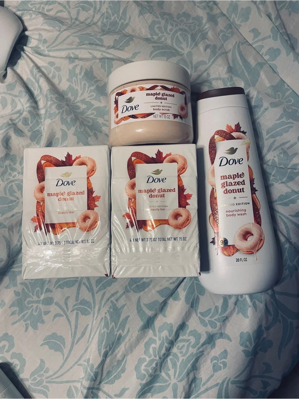 Lot new Dove Maple Glazed Donut Body Wash, soap, body scrub